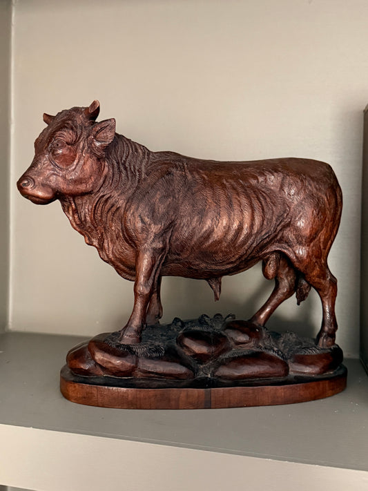 Rare Antique Black Forest Carved Bull, Possibly by Huggler