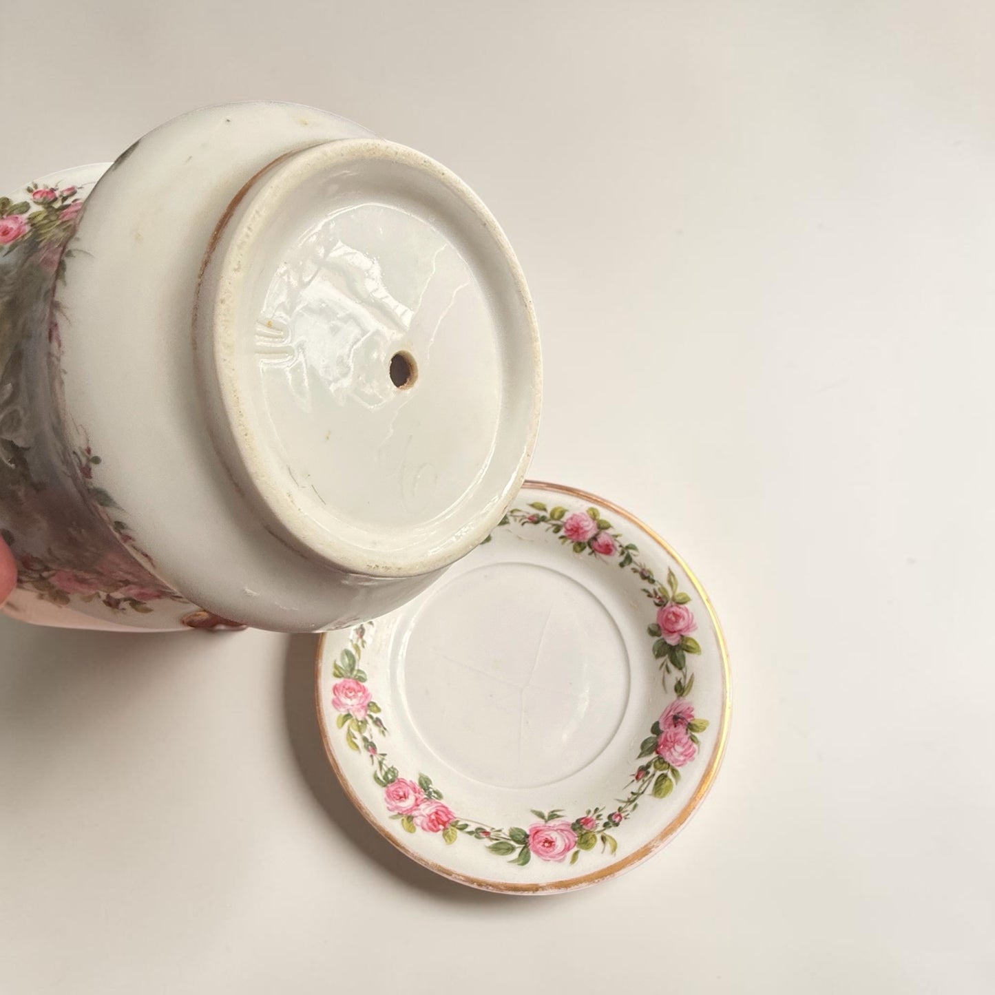 19th Century Old Paris Porcelain Swan Cachepot with Matching Underplate