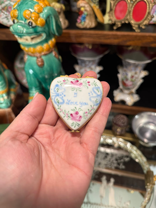 - Cute Heart Limoges Box- Live Sale 8/21